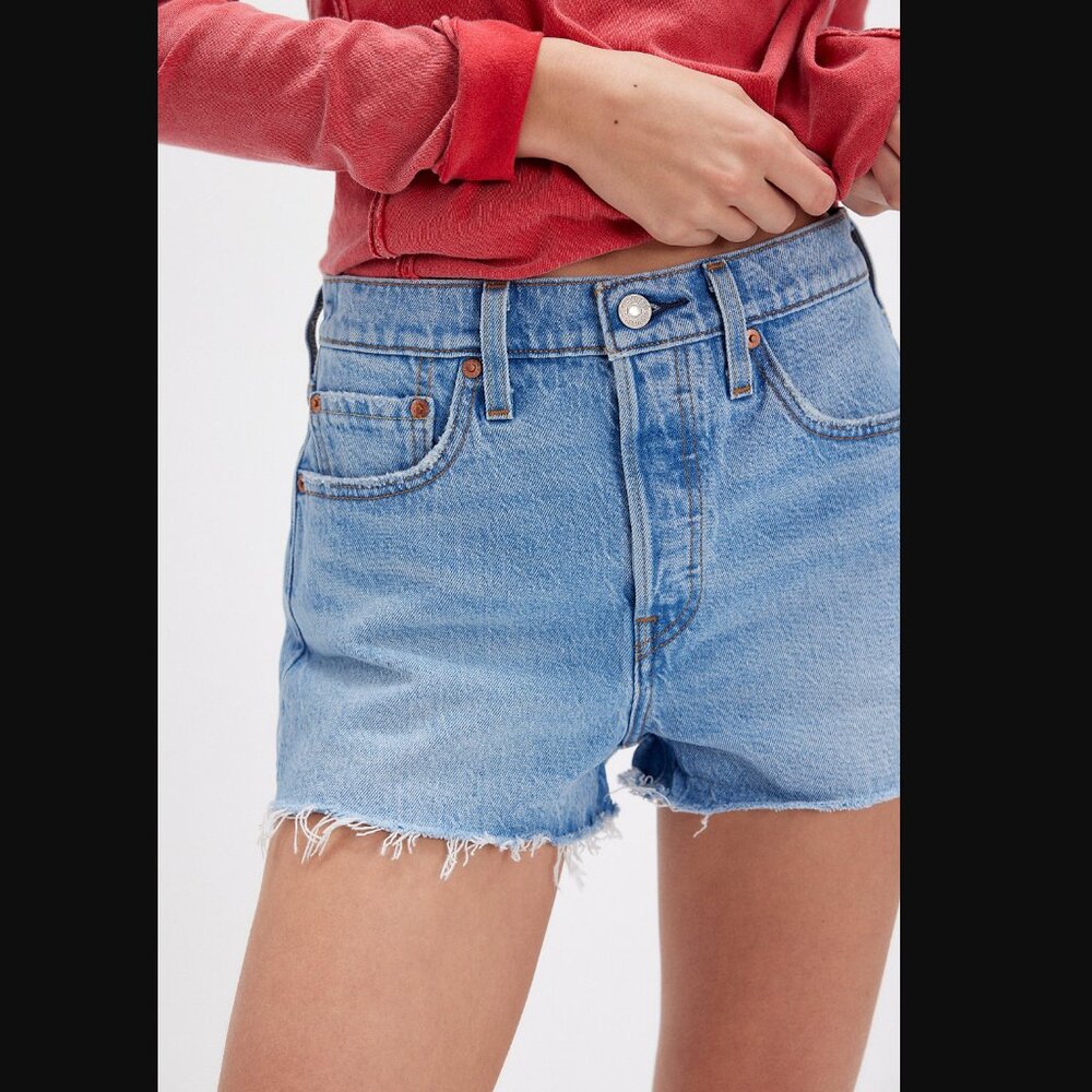 Levis 501 Original Fit High Rise Women's Shorts - light medium wash size 27